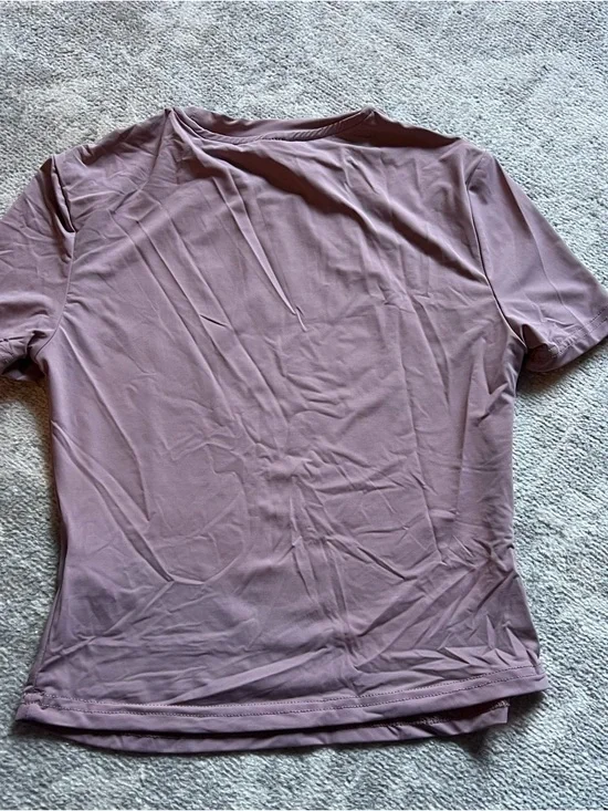 Women's Short Sleeve Crewneck Top - Light Mauve - Picture 3 of 3